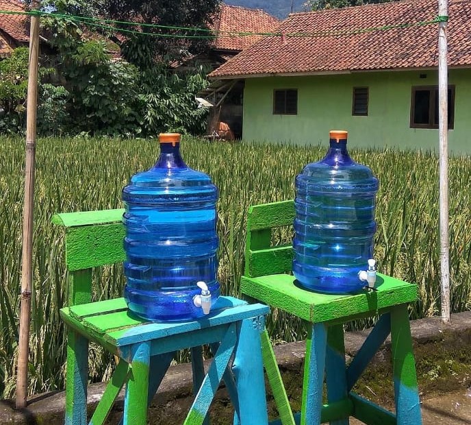  Tempat  Cuci  Tangan  Dipasang di Gang Kabupaten Sumedang